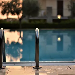 Evelyn Pool -only Family- , Bardolino Italien